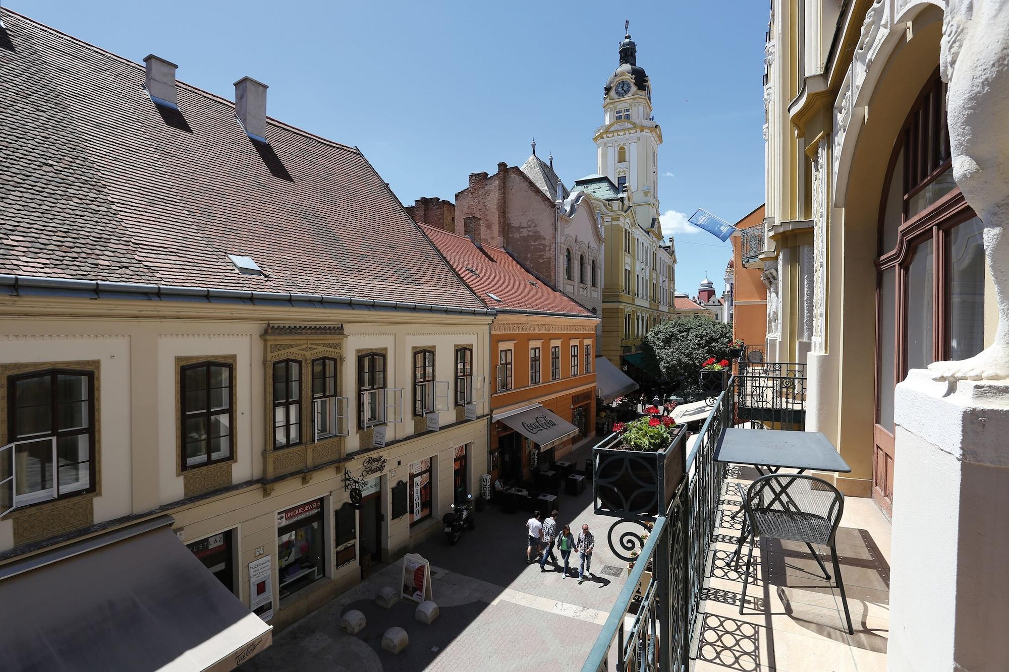 Palatinus Grand Hotel Pecs Exterior photo